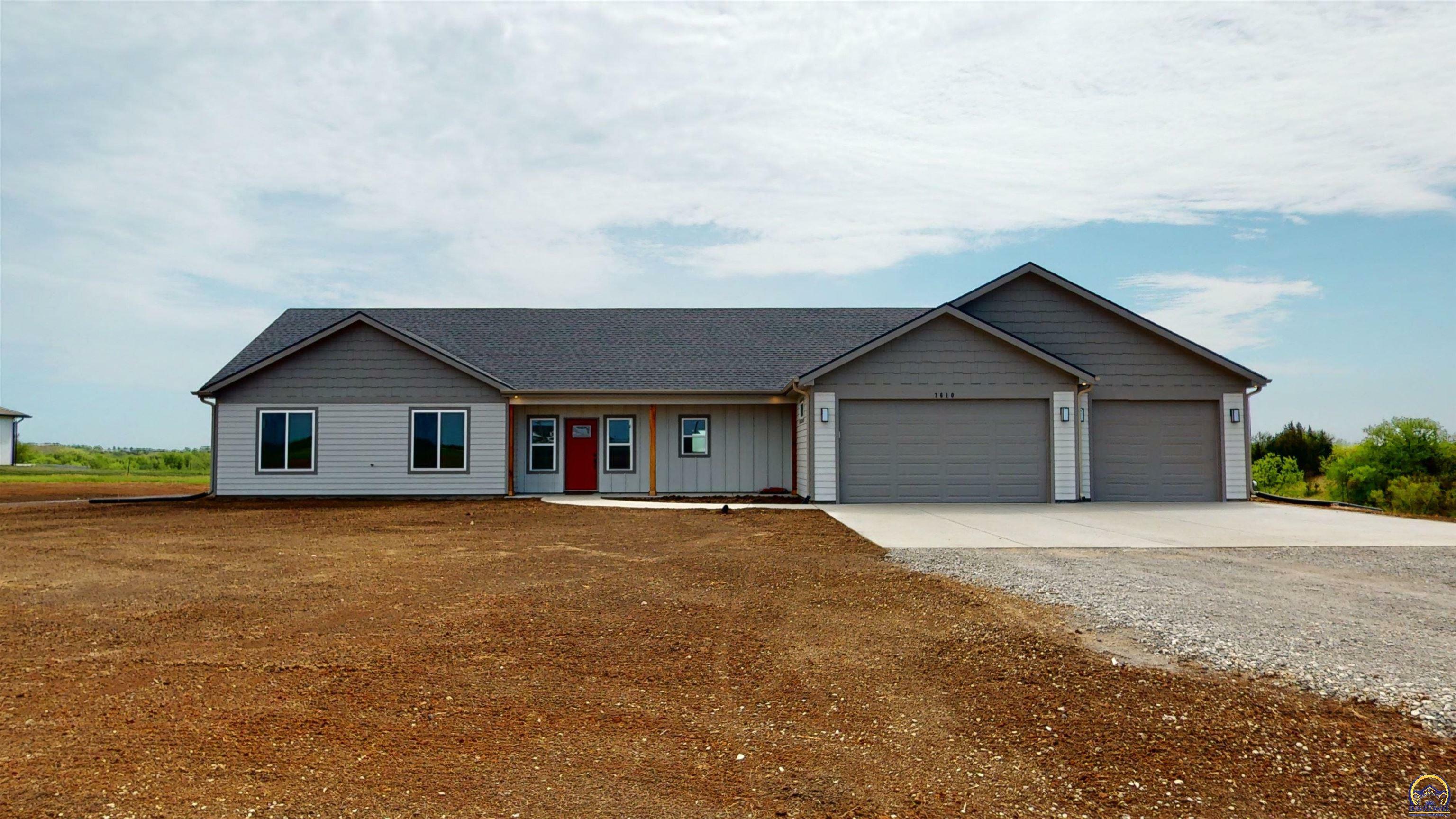 Property Photo:  7610 SE Berryton Rd  KS 66409 