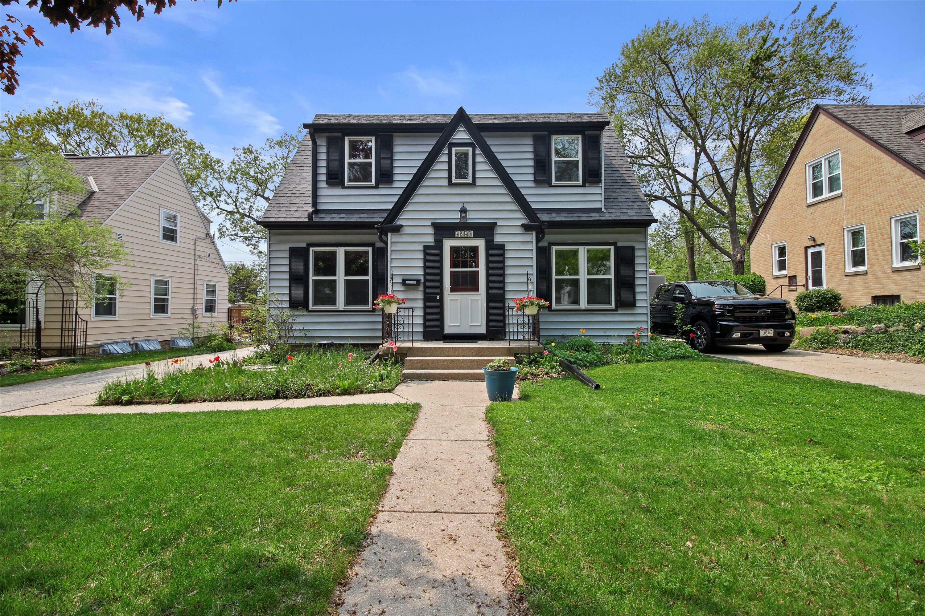 Property Photo:  4541 S Pine Ave  WI 53207 