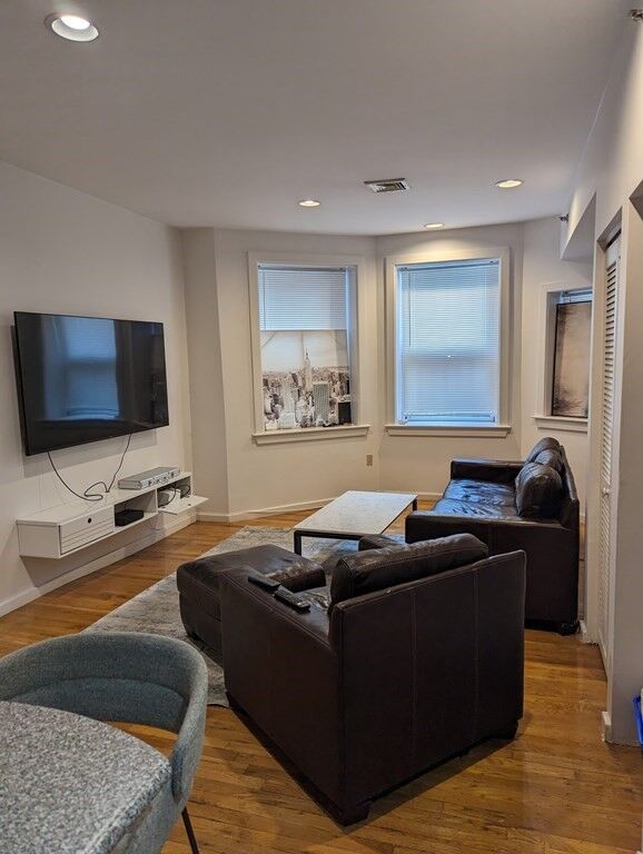 Property Photo: 280 Newbury Street 2 MA 02116