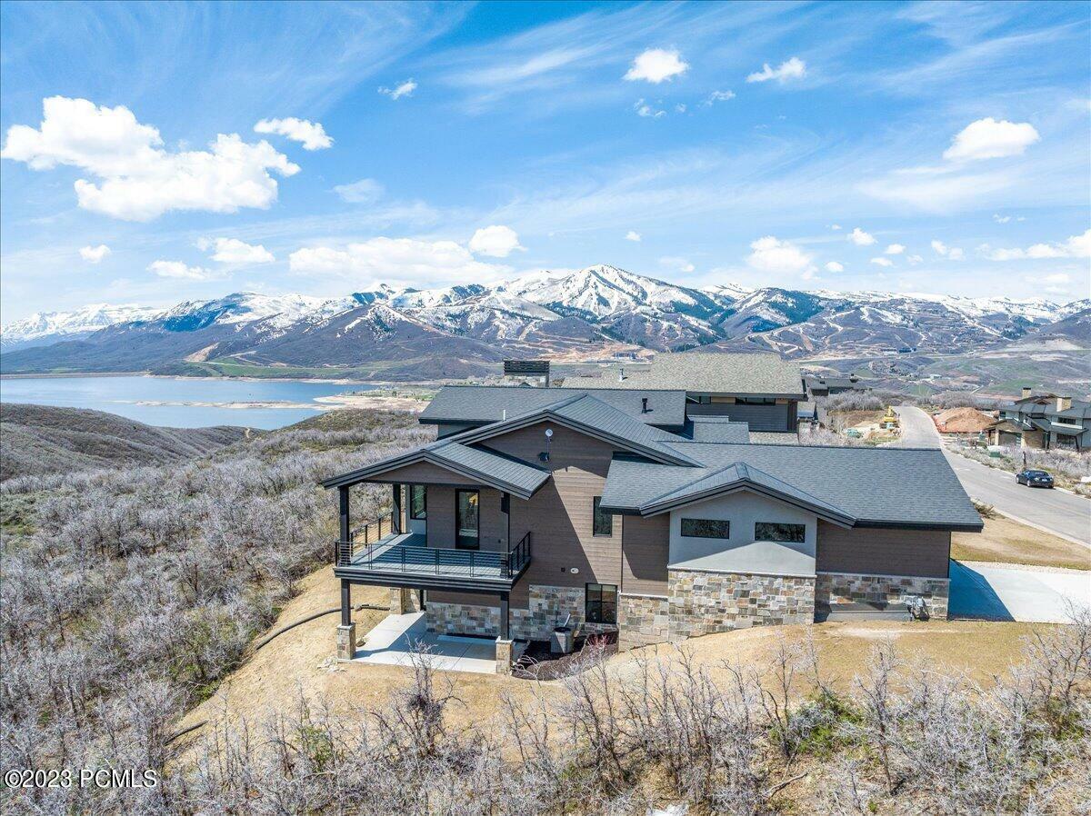Property Photo: 1382 E Lasso Trail UT 84036