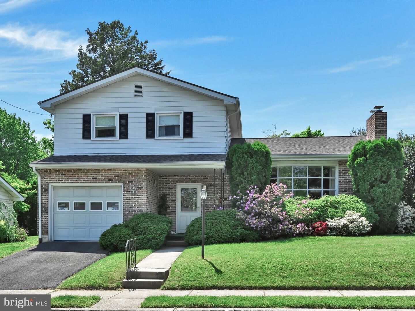 Property Photo: 1109 Commonwealth Boulevard PA 19607