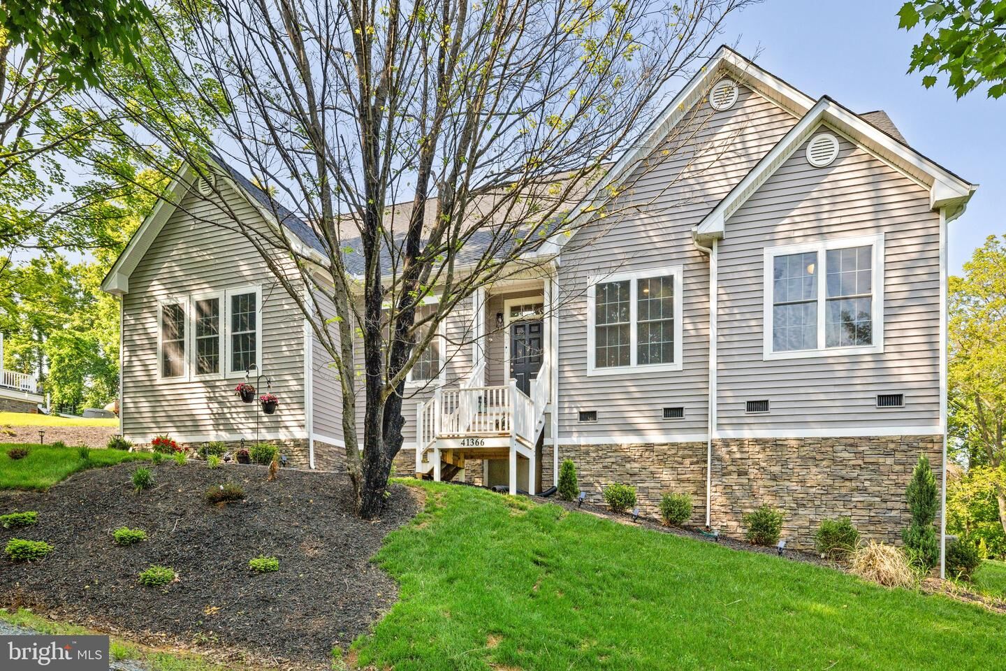Property Photo: 41366 Common House Lane VA 20180