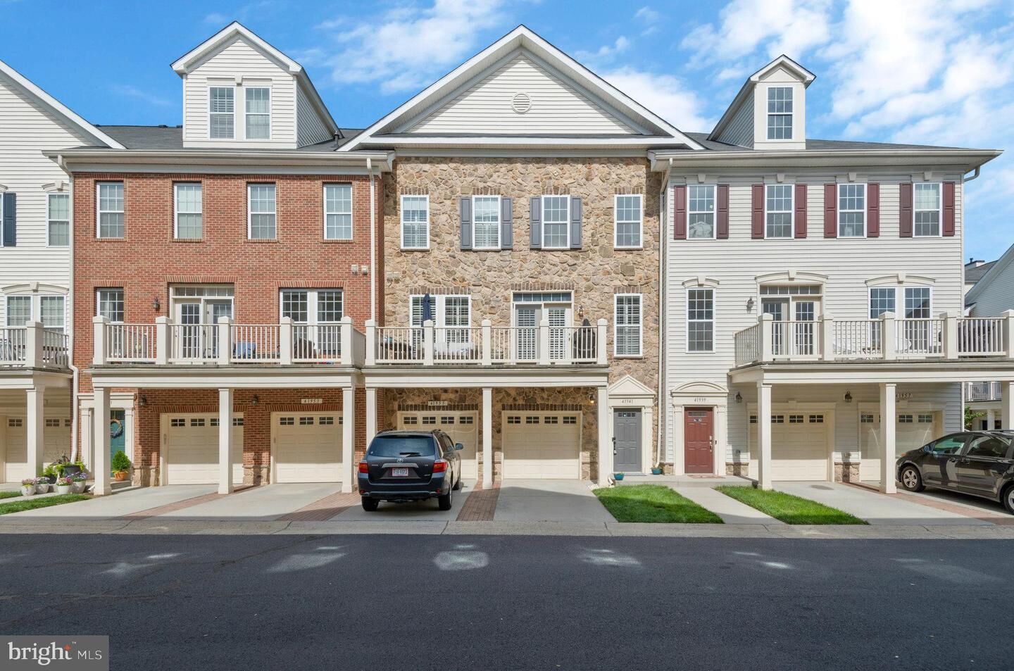 Property Photo: 41941 Blue Flag Terrace VA 20105