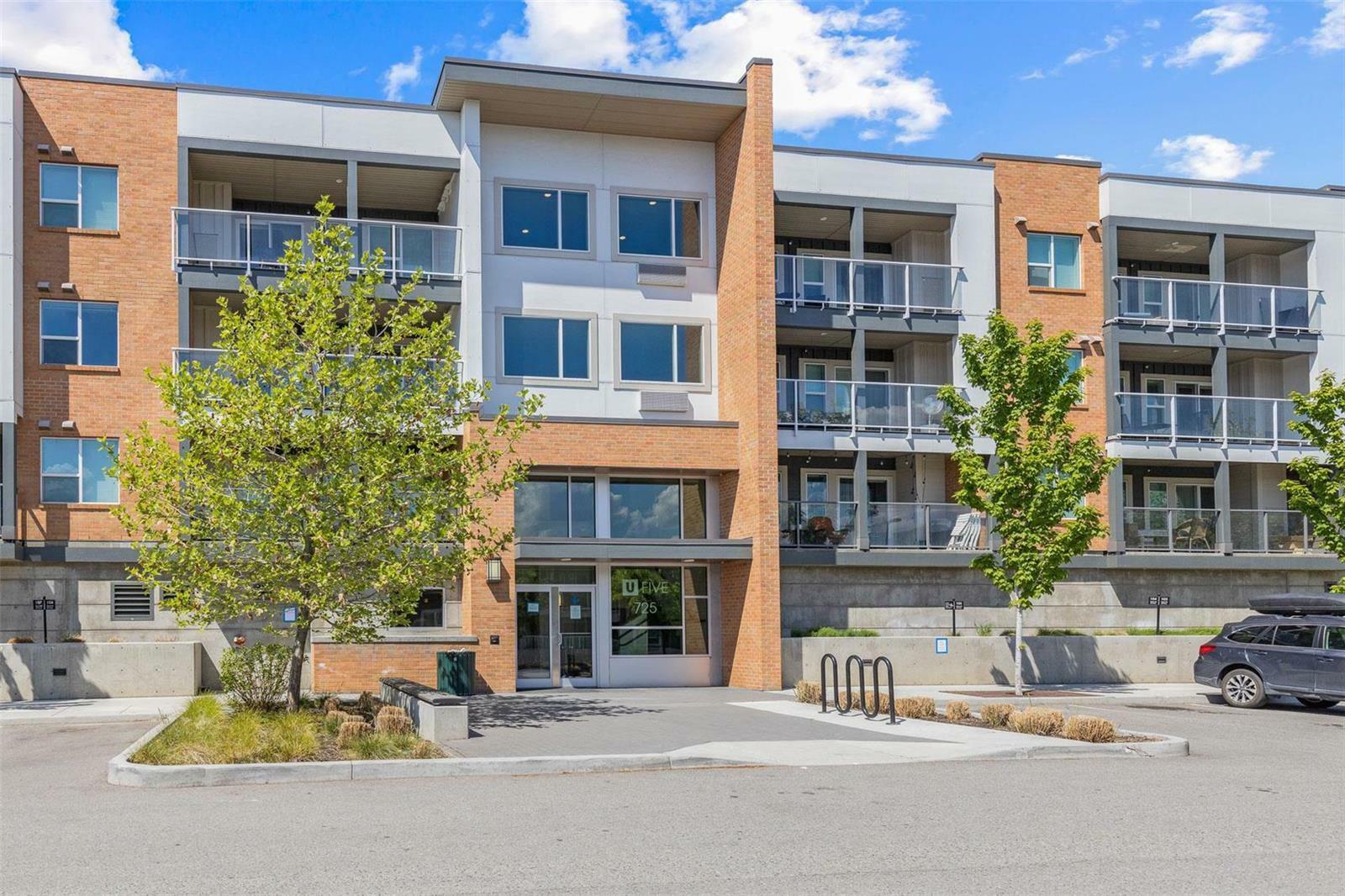 Property Photo: 725 Academy Way Ph5 BC V1V0B4