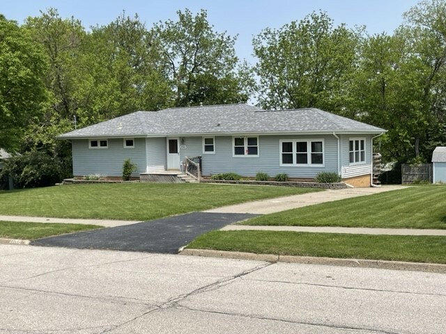 2921 Lakeland Drive  Urbandale IA 50322 photo