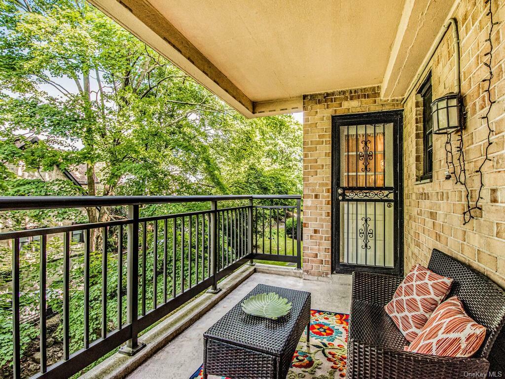 Property Photo: 505 Central Avenue 618 NY 10606