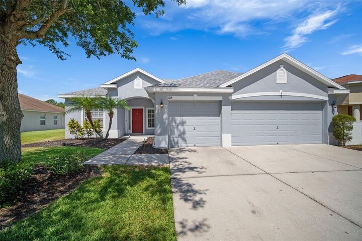 Property Photo: 1214 Emerald Hill Way FL 33594