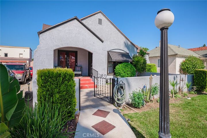 Property Photo:  2818 N Arrowhead Avenue  CA 92405 