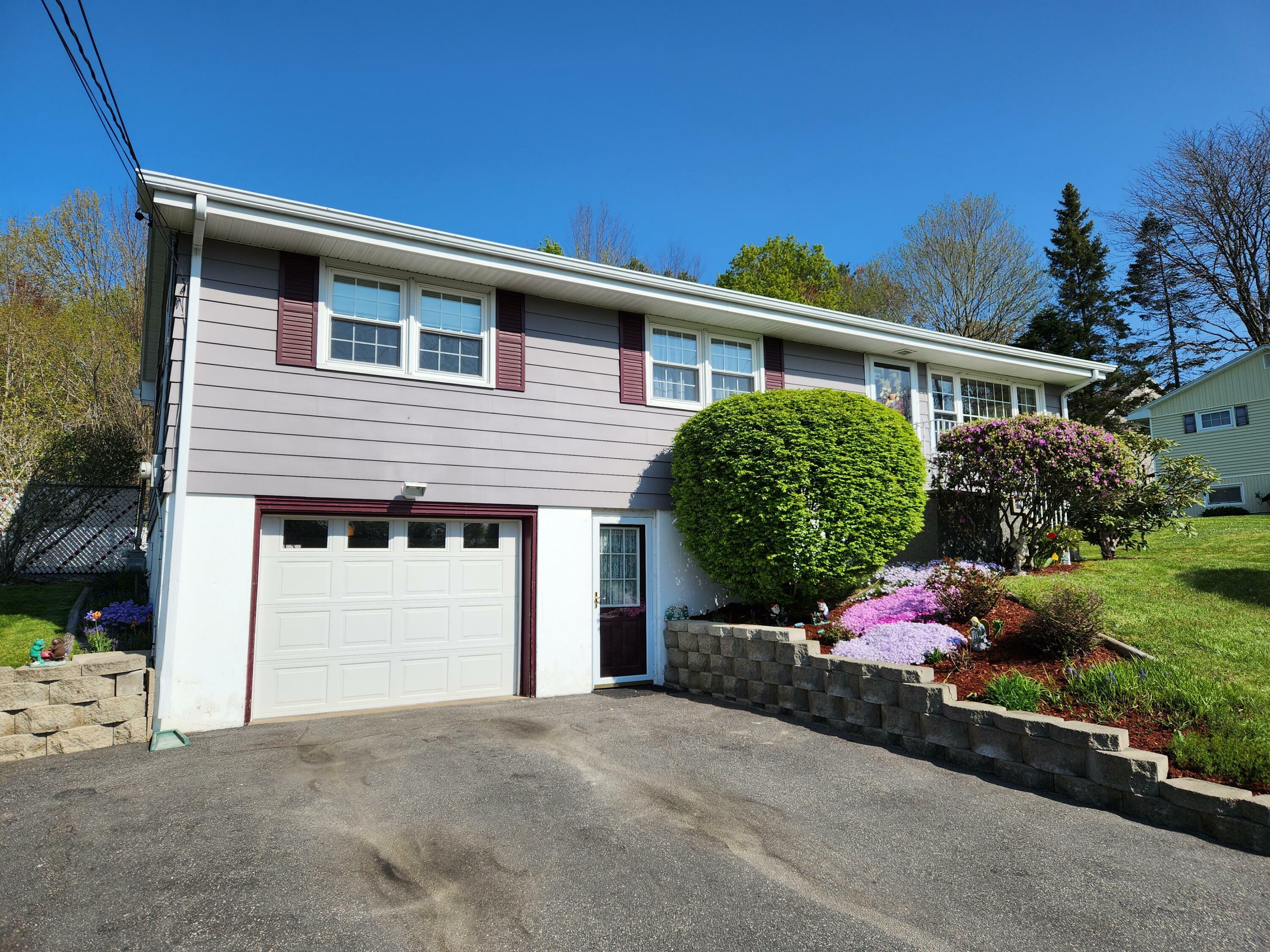 Property Photo: 21 Martin Drive ME 04240