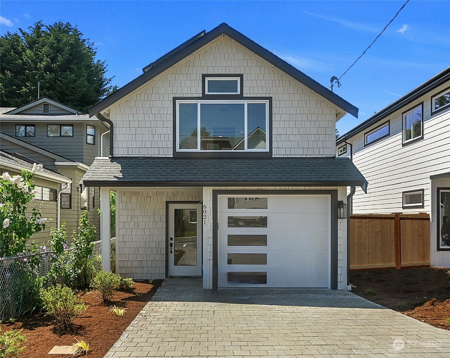 Property Photo:  6821 25th Avenue NE  WA 98115 