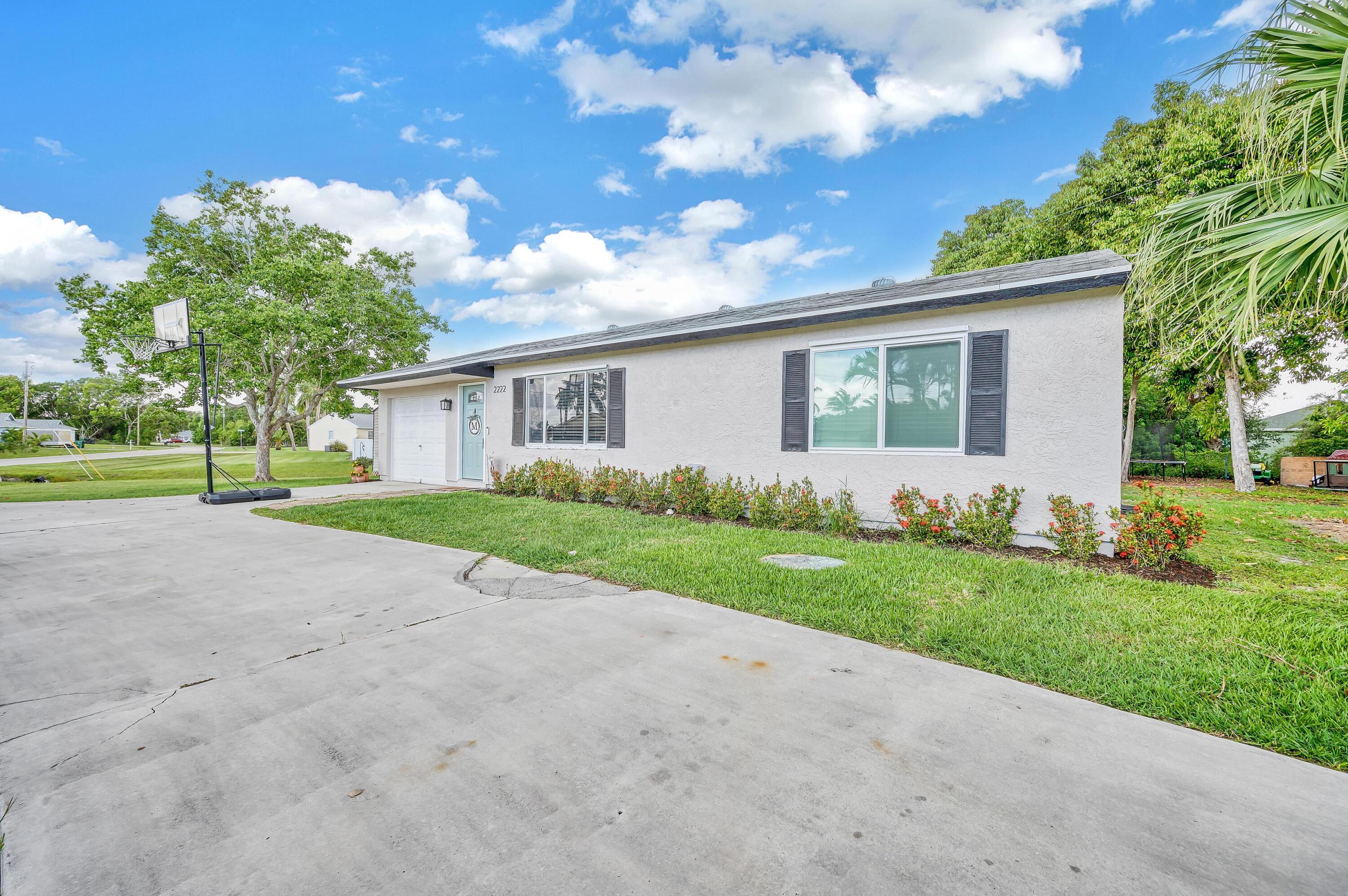 Property Photo: 2222 SE Rock Springs Drive FL 34952