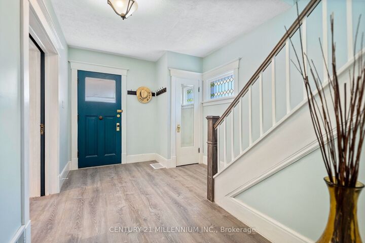 Property Photo: 4461 Third Ave W ON L2E 4L1