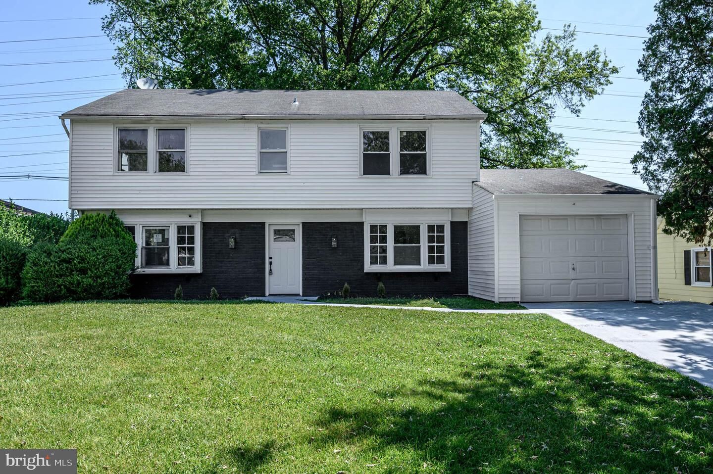 Property Photo:  135 Hillcrest Lane  NJ 08046 