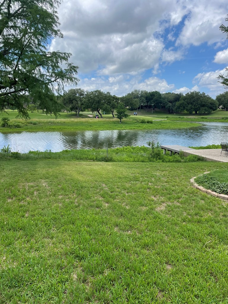 Property Photo:  380 Englewood Dr  TX 78028 
