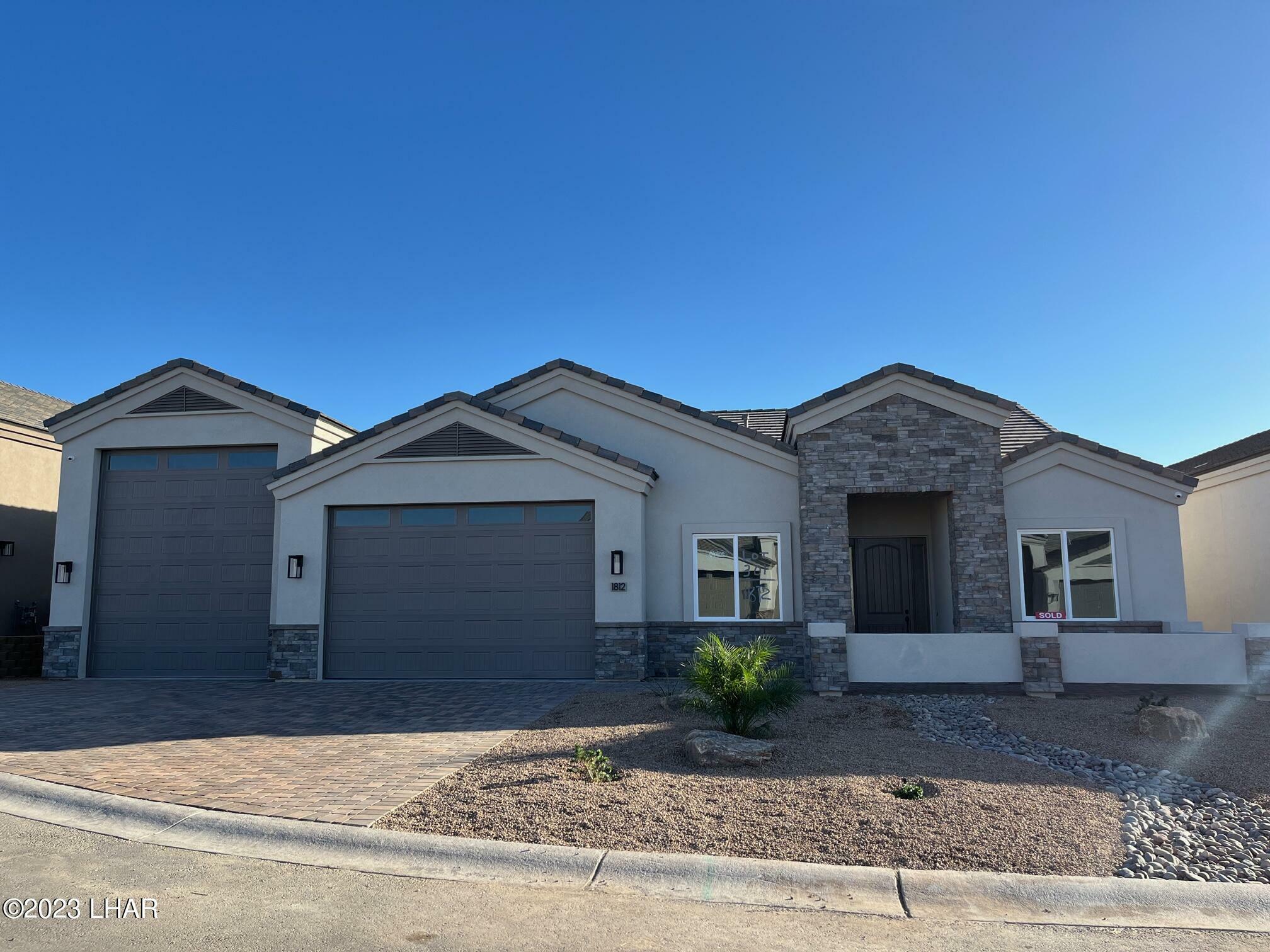 Property Photo:  1812 E Raintree Ave  AZ 86404 