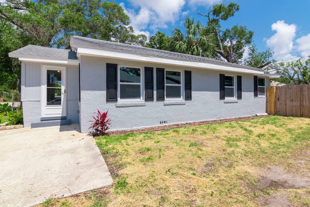 Property Photo:  1115 Grant Street  FL 33755 