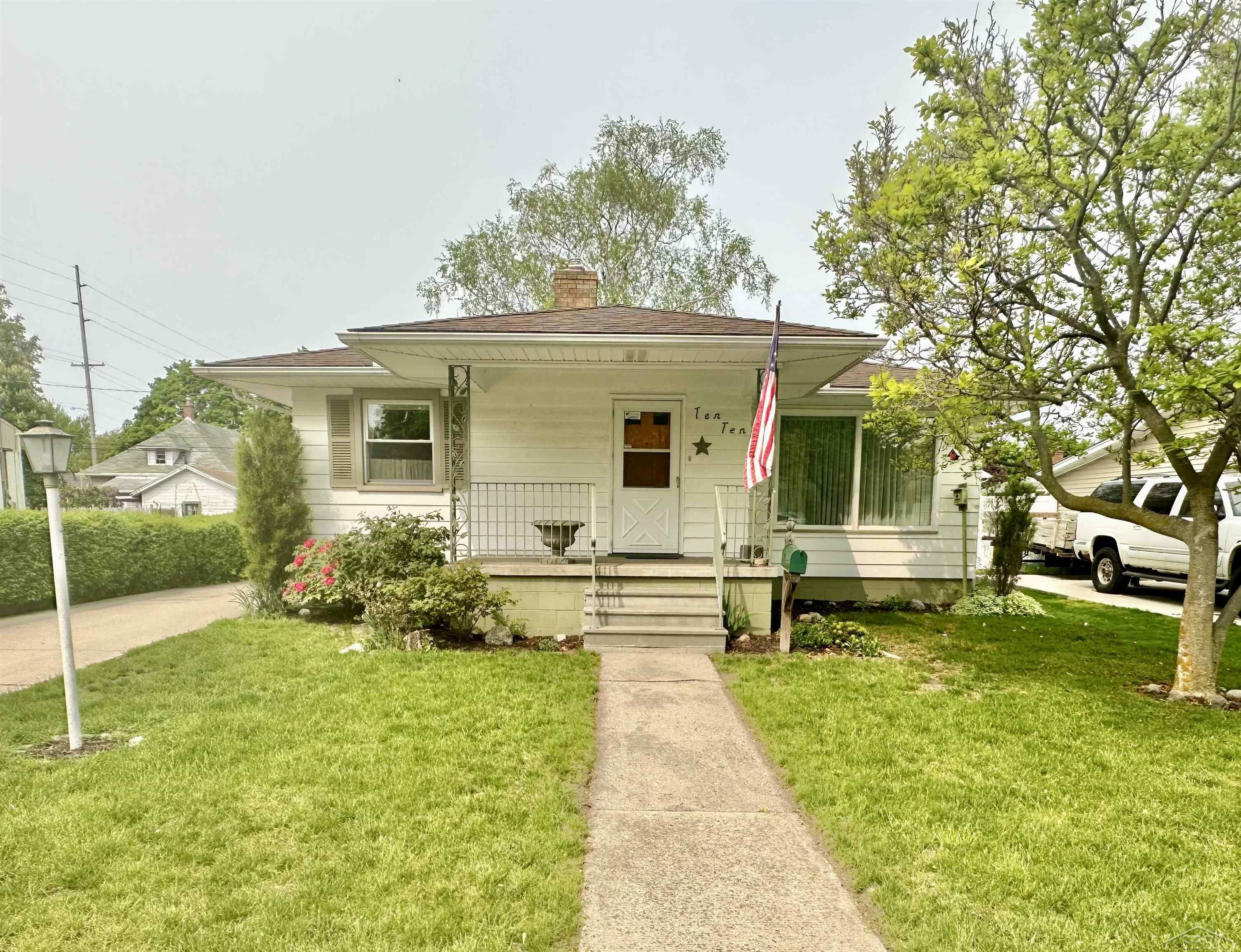Property Photo: 1010 Harold MI 48708