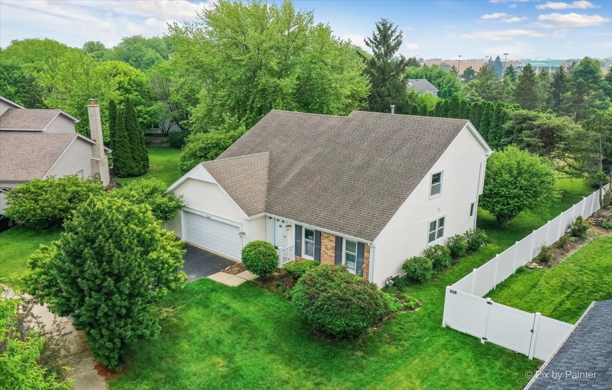 Property Photo: 3103 Blackhawk Court IL 60174