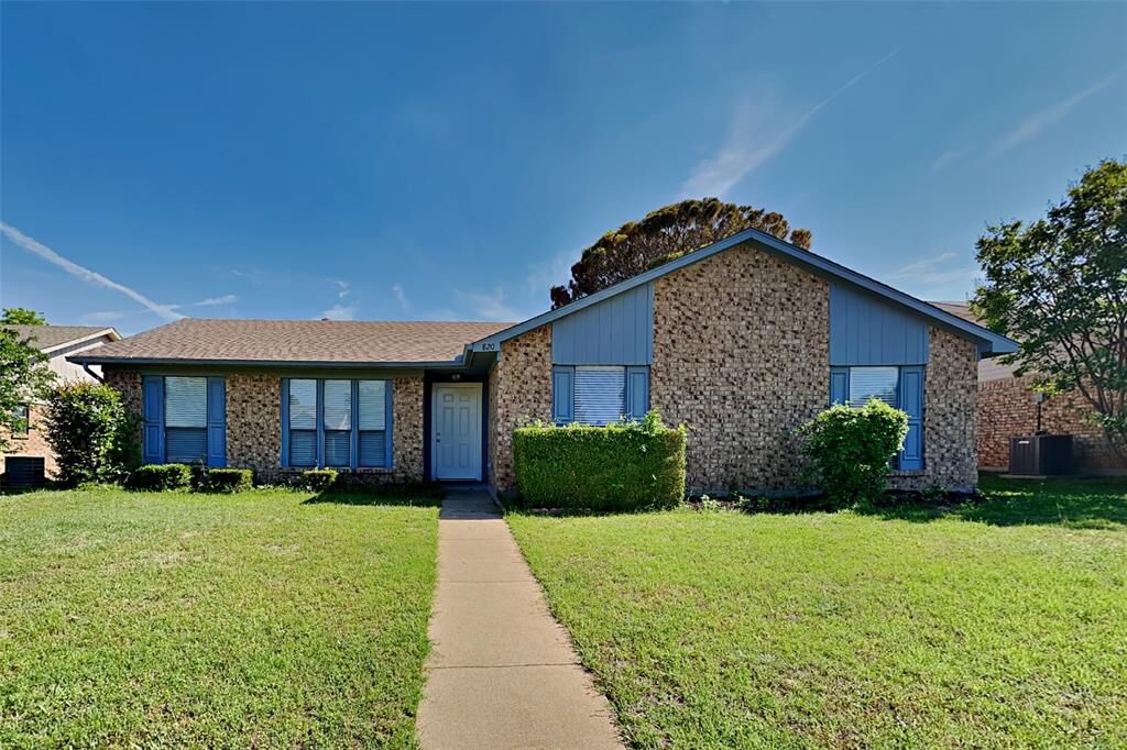 Property Photo:  820 Whitehall Drive  TX 75023 