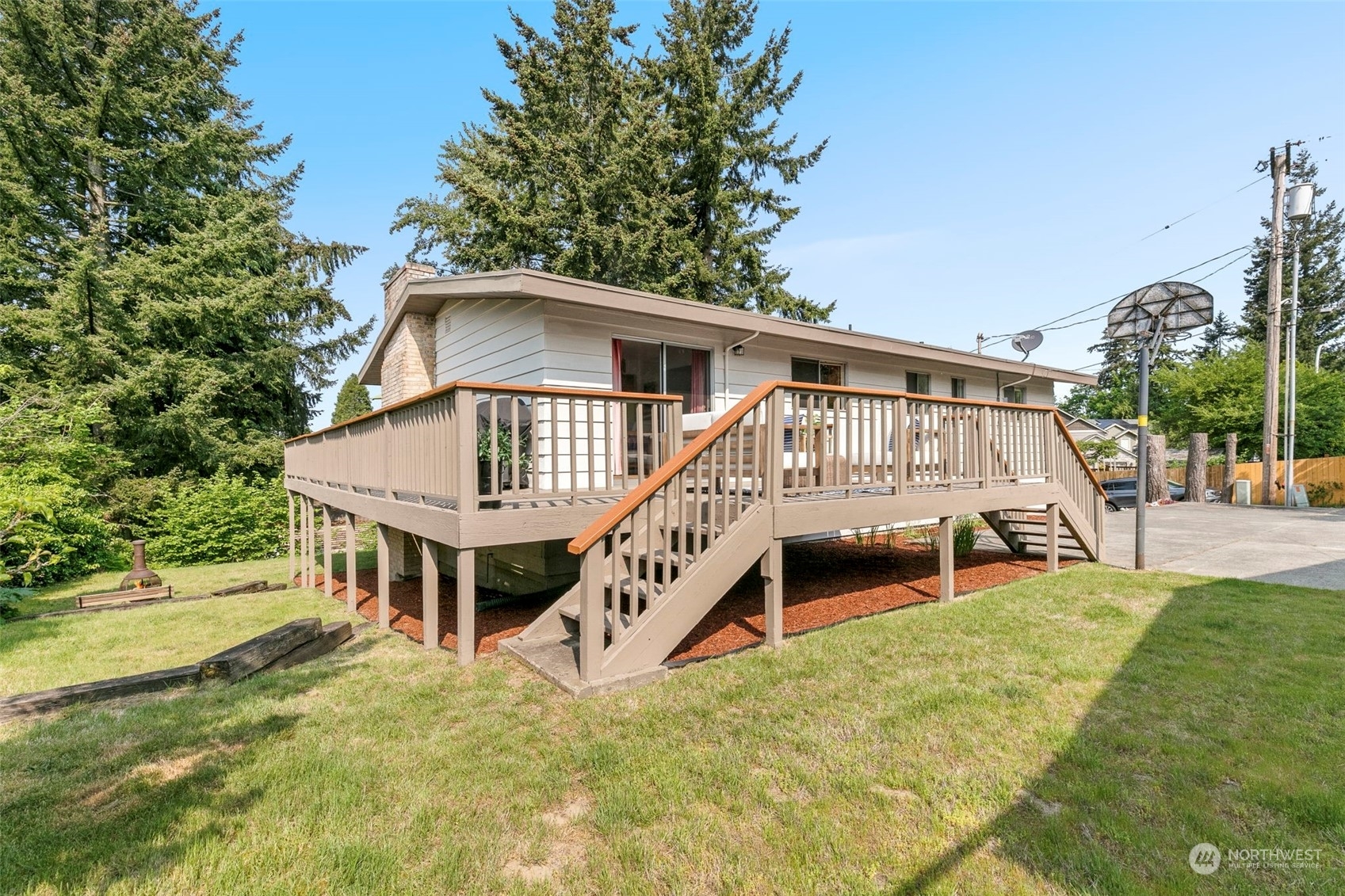 Property Photo:  2009 NE 28th Street  WA 98056 