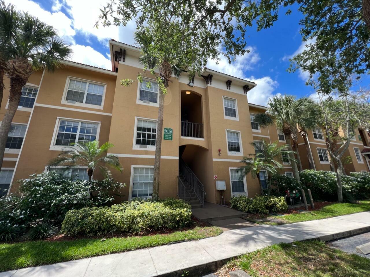 Property Photo:  5016 Lantana Road 1308  FL 33463 