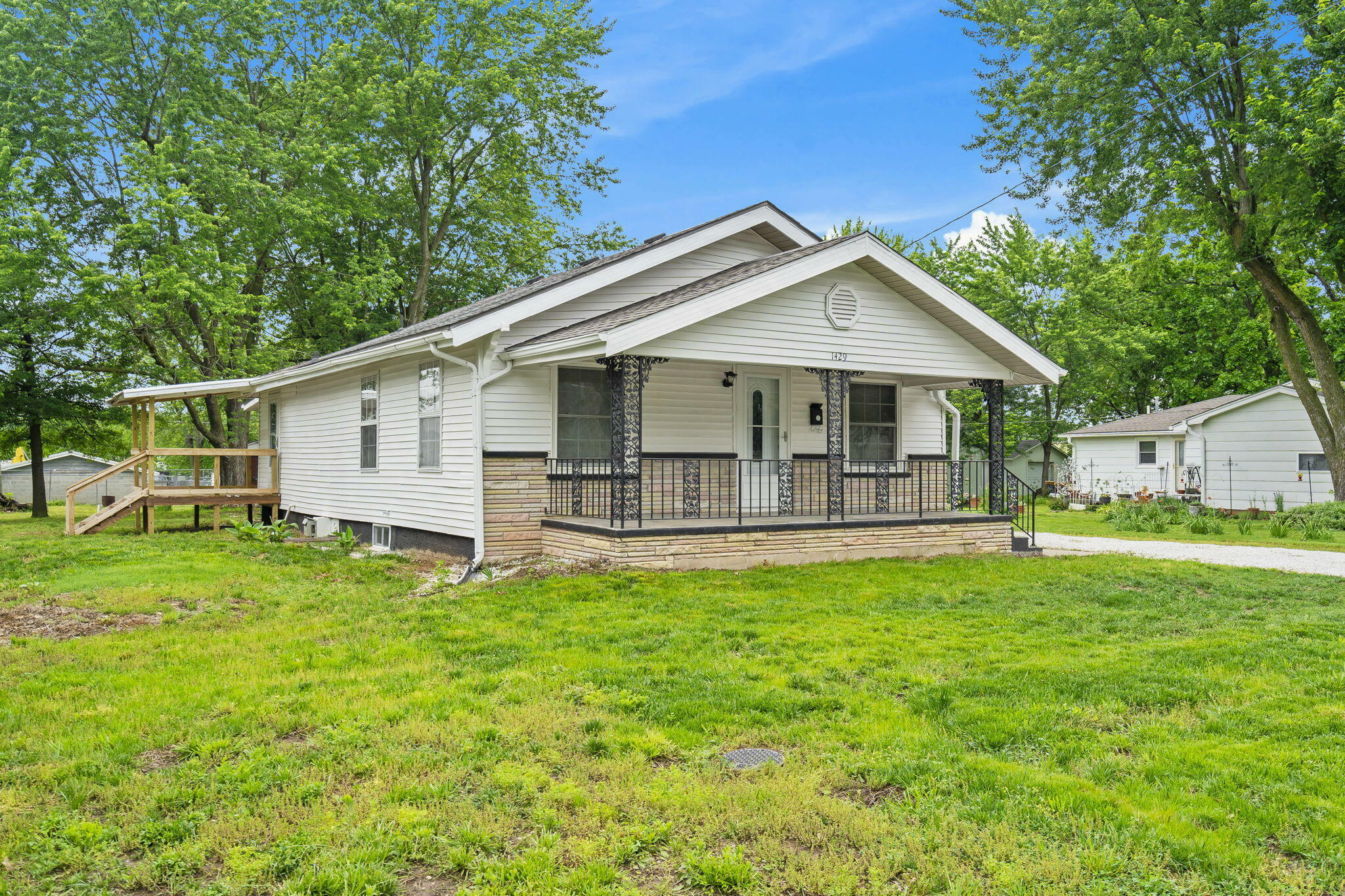 Property Photo: 1429 North Marion Avenue MO 65802