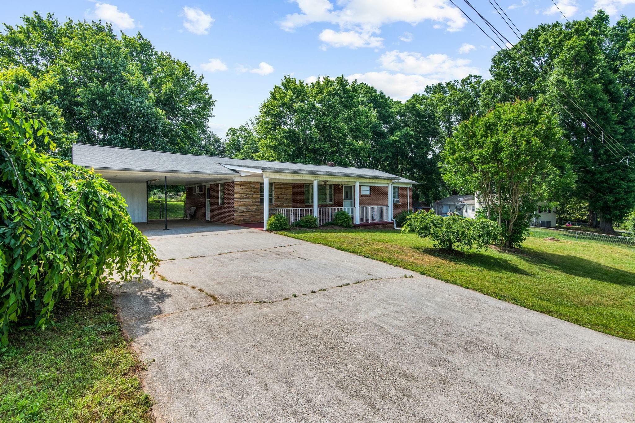Property Photo:  2636 West View Acres Street  NC 28601 