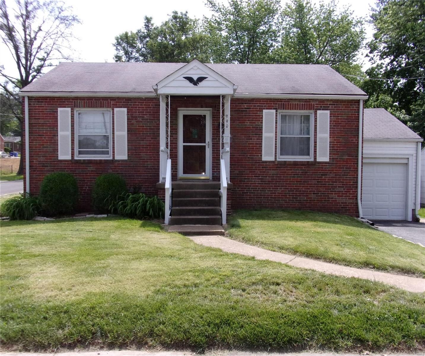 Property Photo: 990 N New Florissant Road MO 63031
