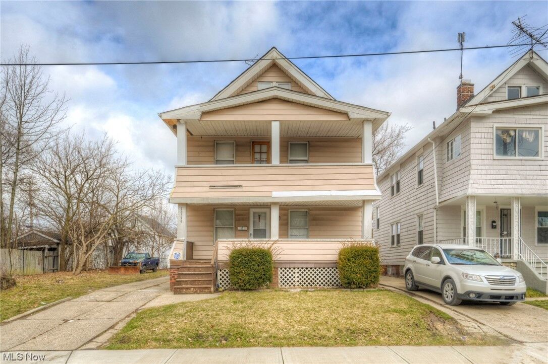 Property Photo: 16519 Kipling Avenue OH 44110