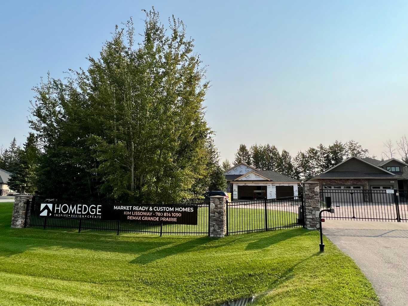 Property Photo:  5713 Taylor Way  AB T8W 0H3 