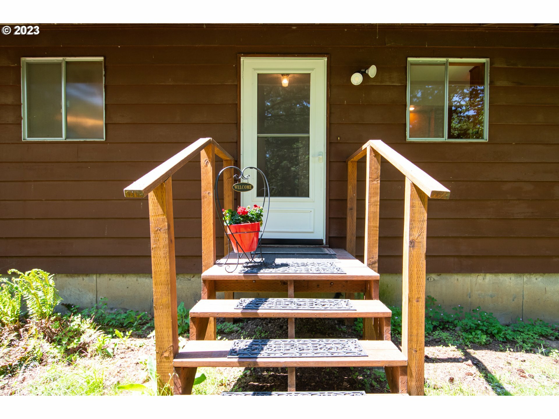 Property Photo: 3730 SE Stiles Rd WA 98671