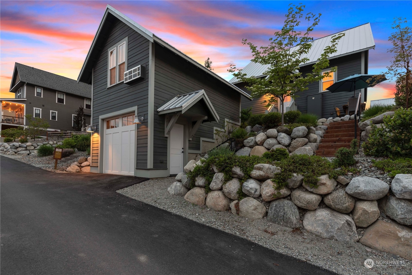 Property Photo:  552 Porcupine Lane  WA 98816 