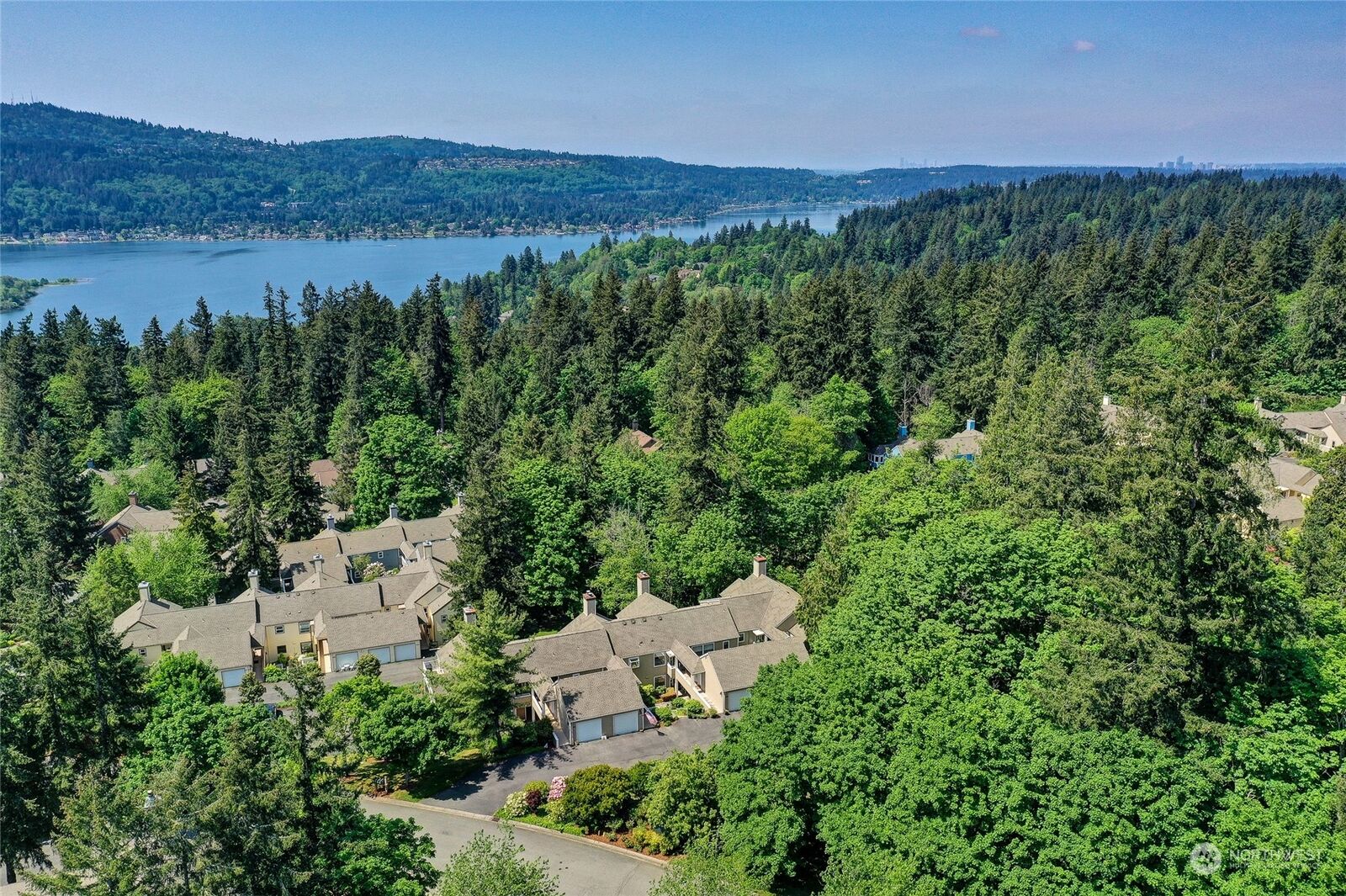 Property Photo:  4045 Providence Point Drive SE 1029  WA 98029 
