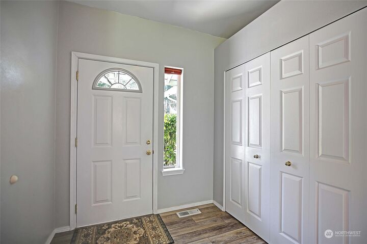 Property Photo:  120 Shawnee Lane  WA 98282 