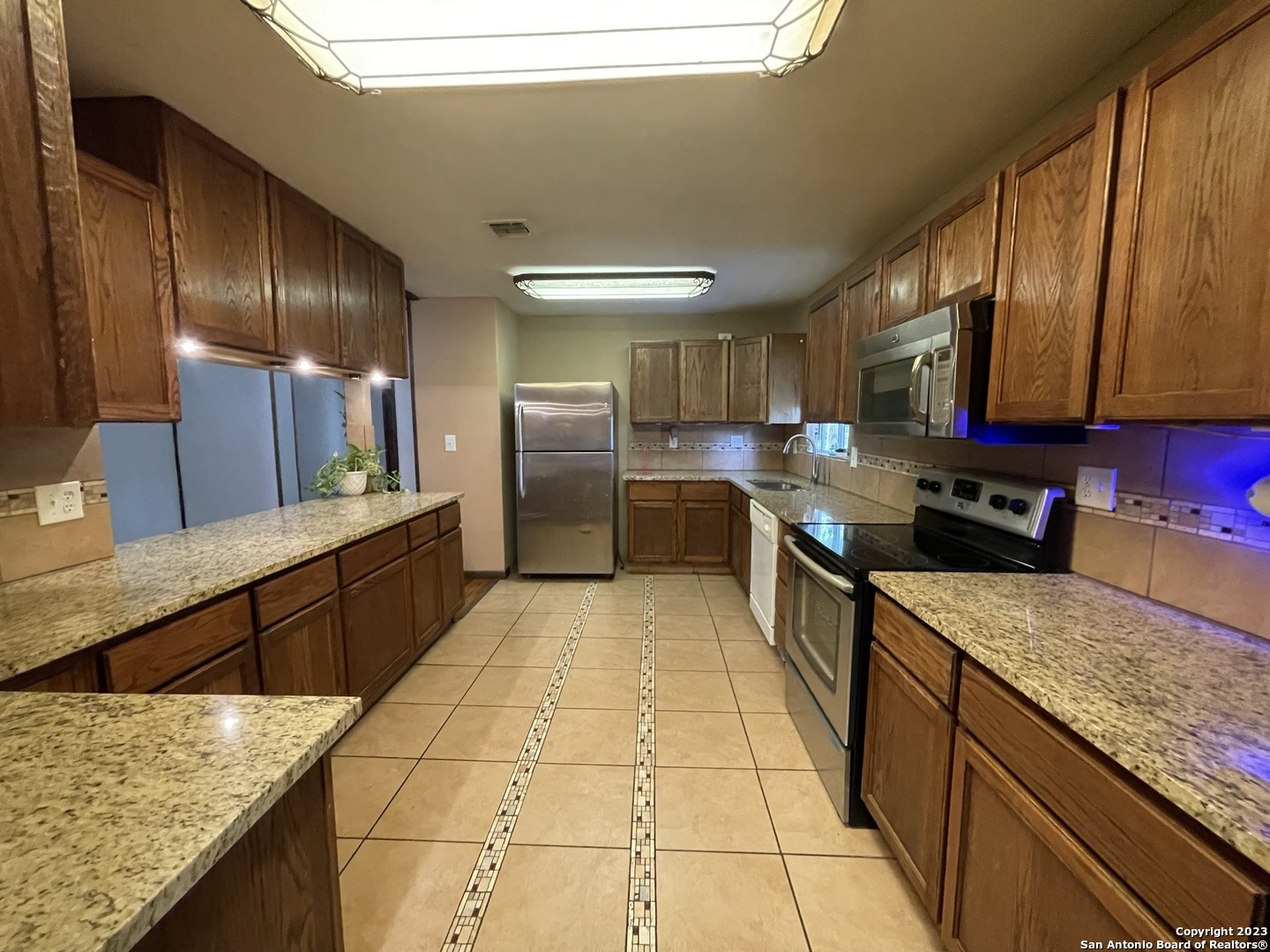 7701 Cool Sands St  Live Oak TX 78233 photo