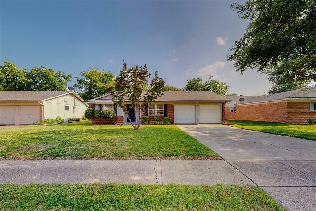 Property Photo:  523 Salem Drive  TX 75080 