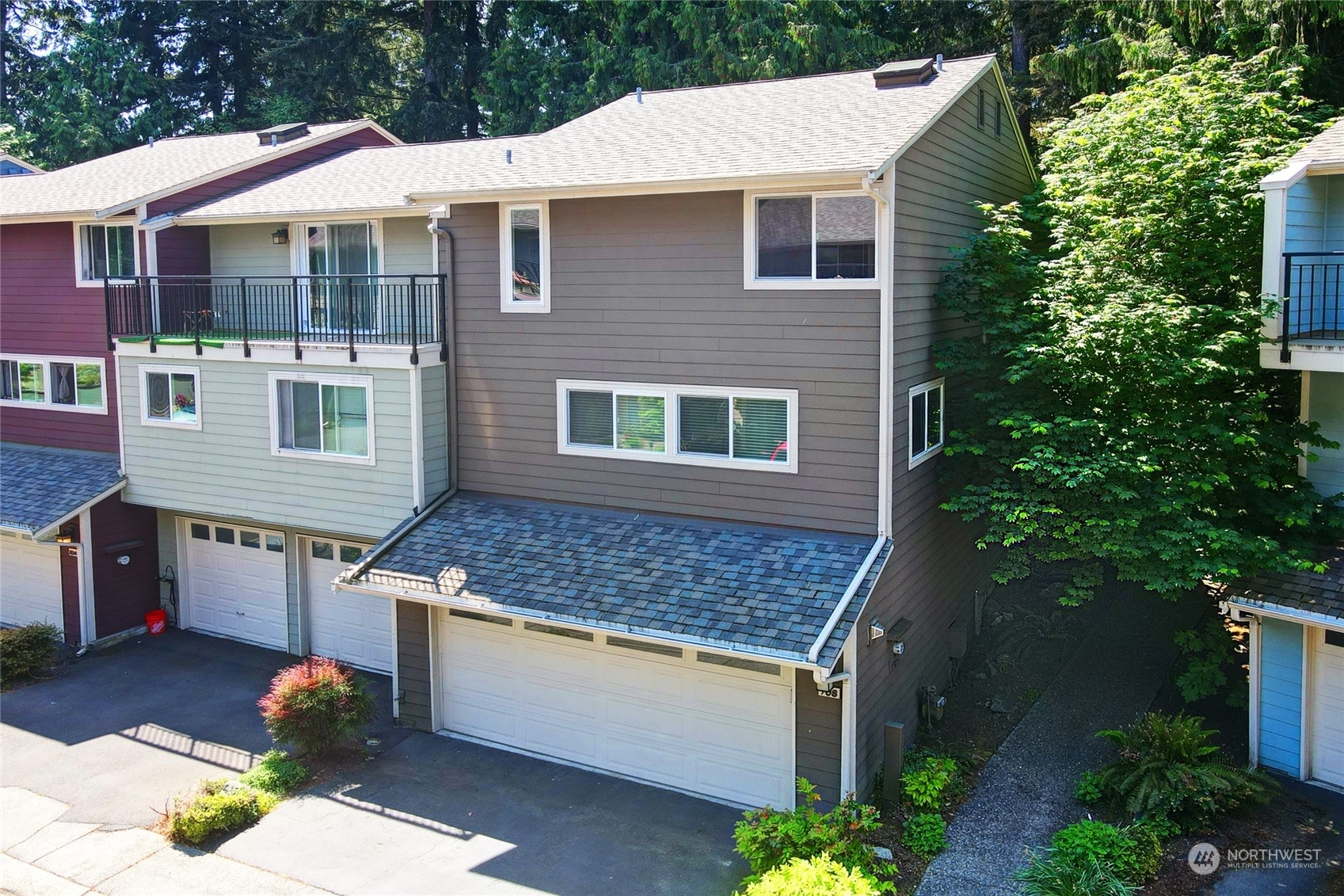 Property Photo:  708 N 161st Place 5  WA 98133 