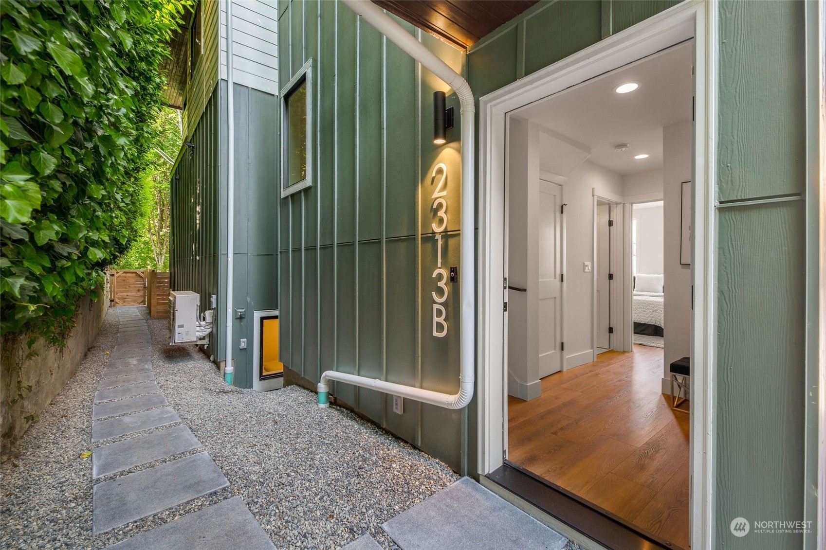 2313 B E Harrison Street  Seattle WA 98112 photo