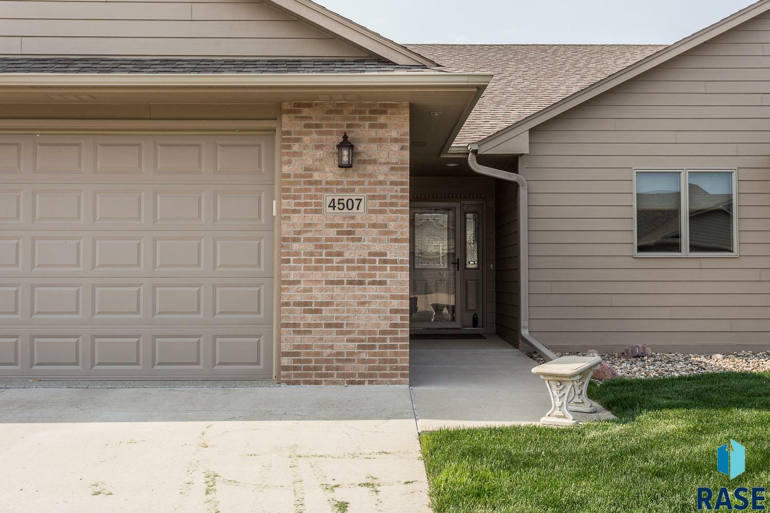 Property Photo: 4507 E Kearney Pl SD 57110