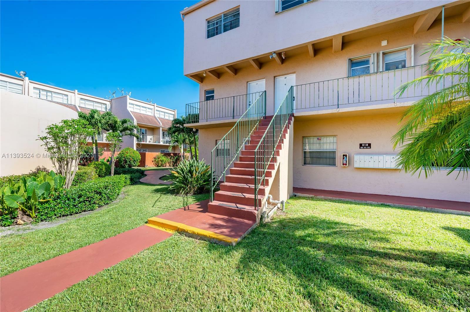 Property Photo:  810 SW 105th Ave 502  FL 33174 