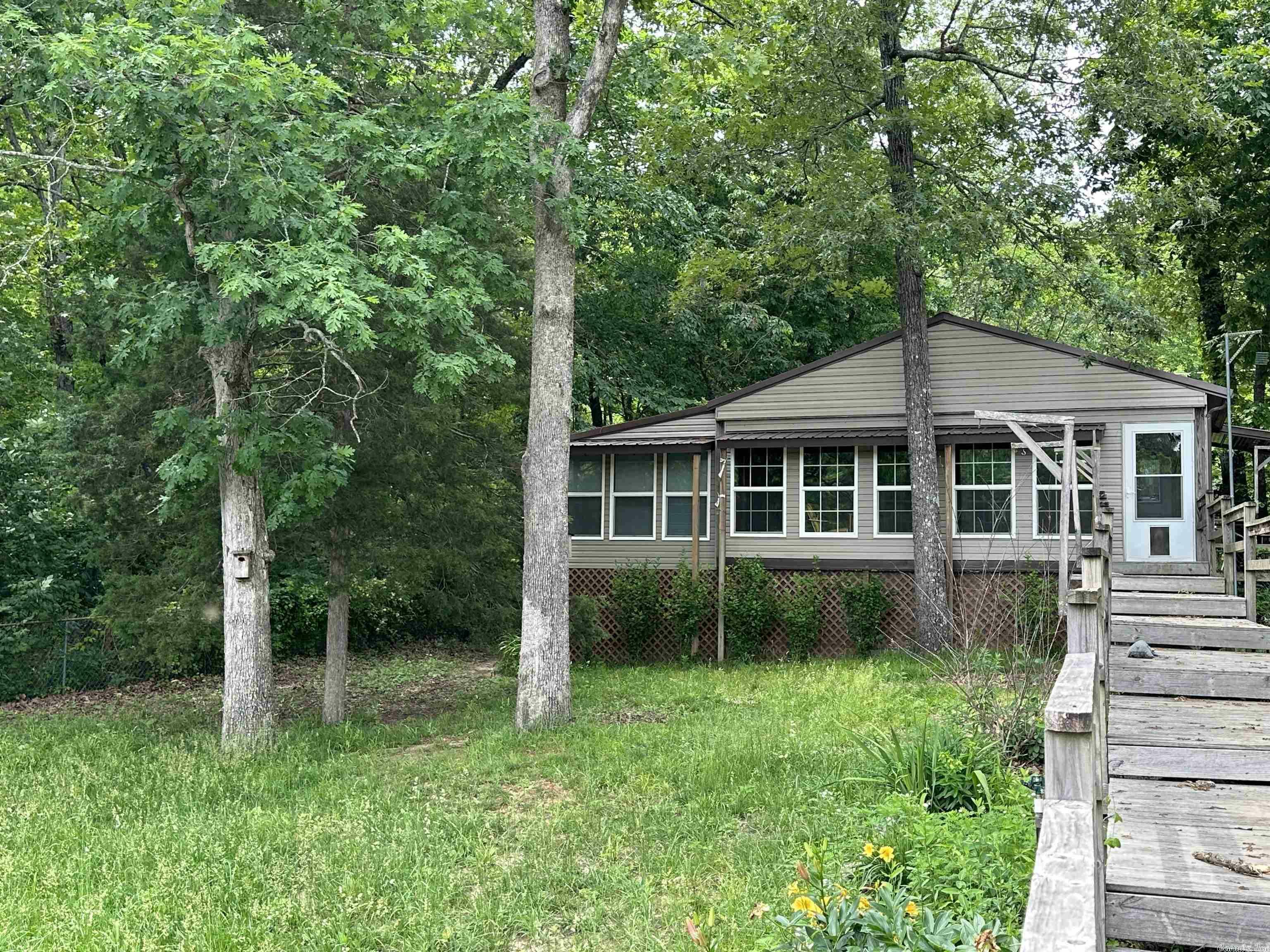 Property Photo: 21 W Lakeshore Drive AR 72542