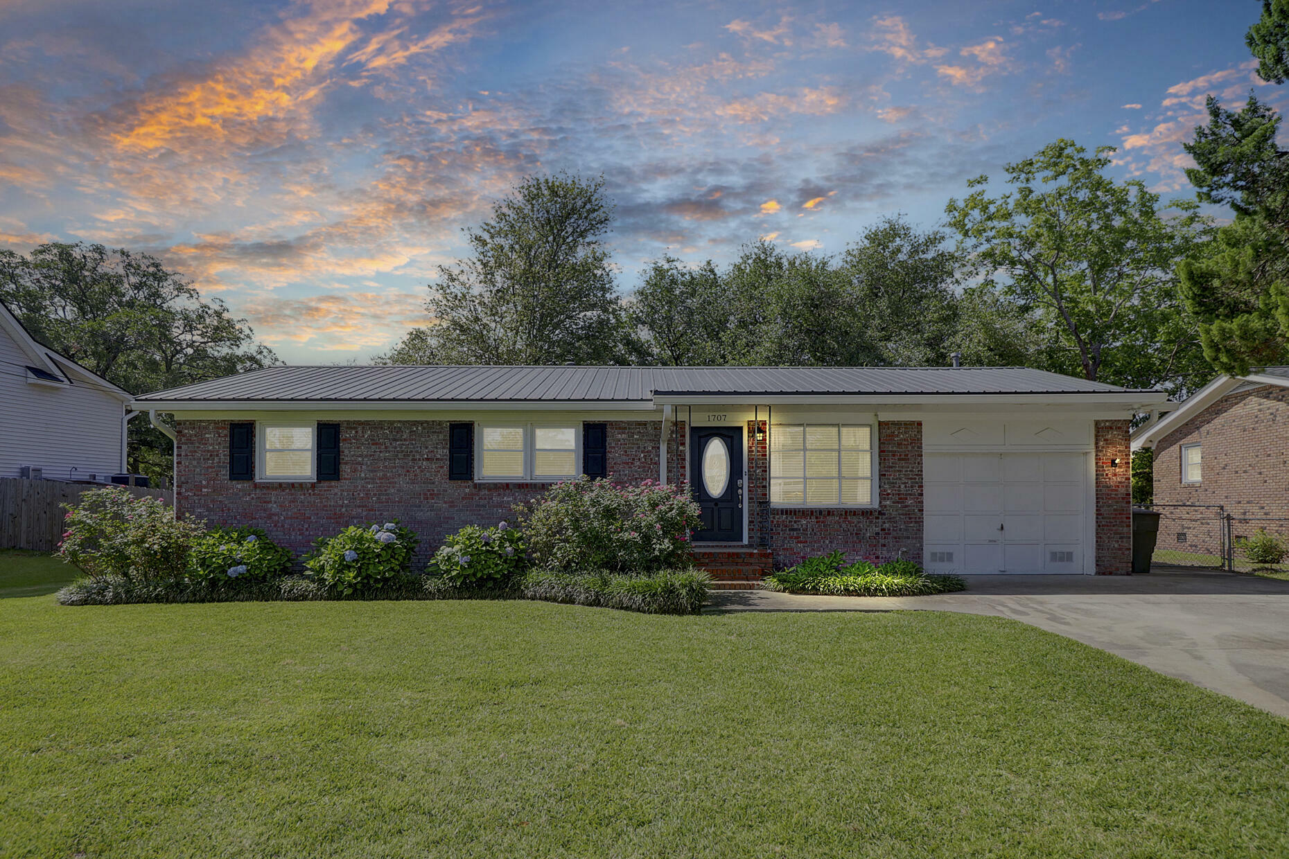 Property Photo:  1707 Meyers Road  SC 29407 