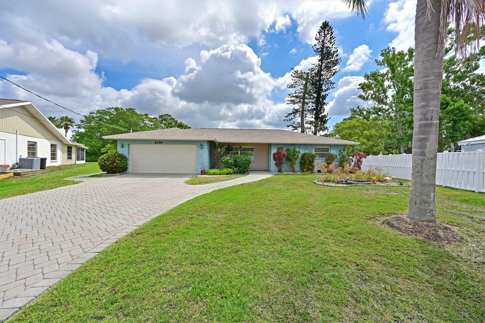 Property Photo:  6159 Rockefeller Avenue  FL 34231 