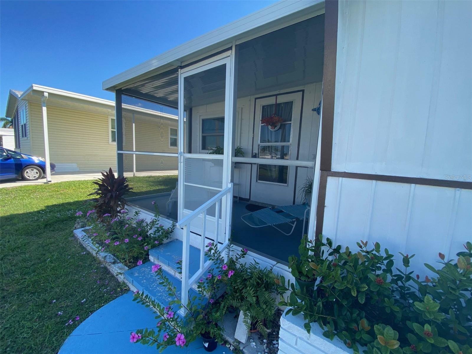 Property Photo:  427 Boxwood Drive  FL 34285 