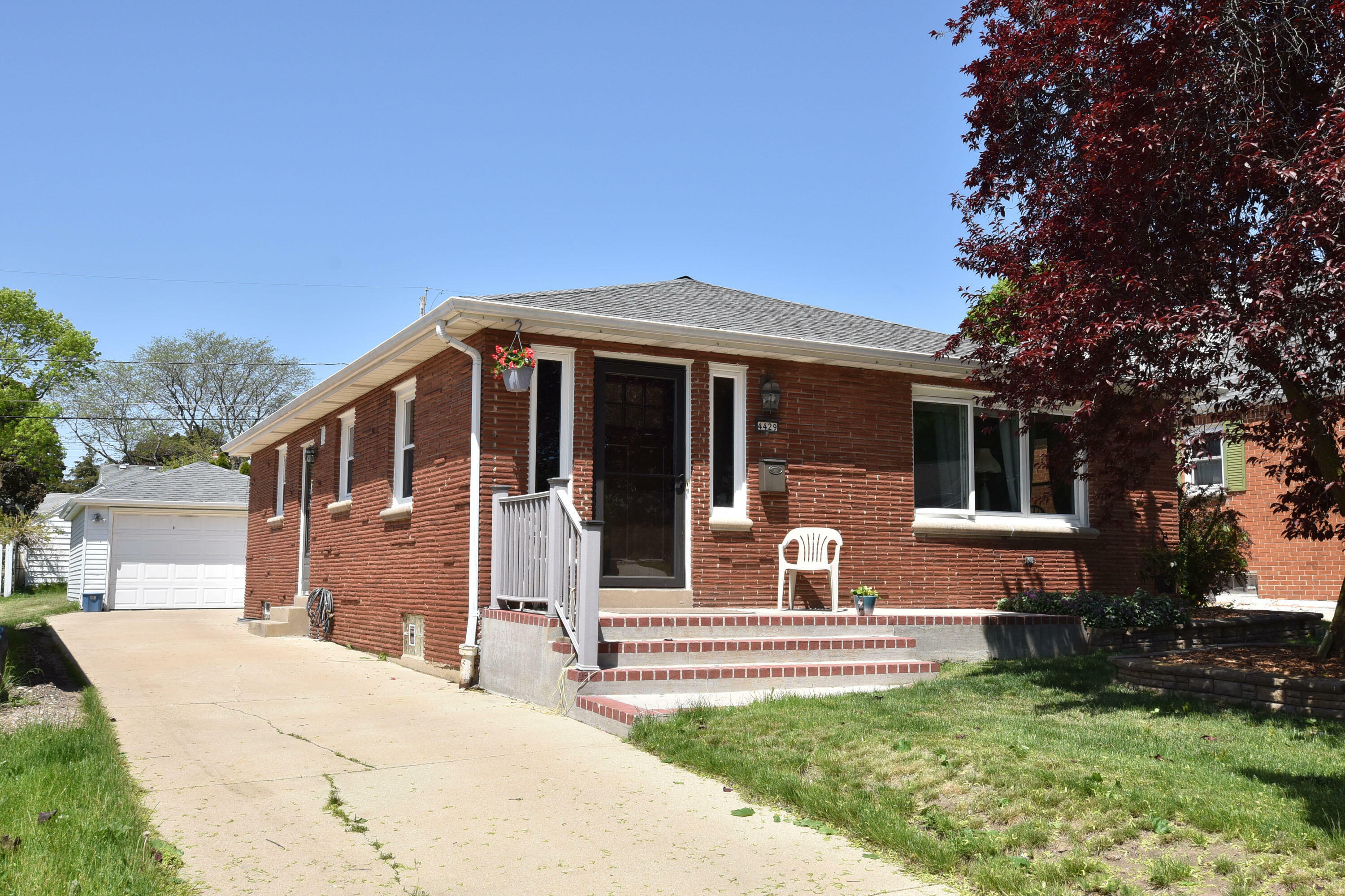 Property Photo: 4429 S Taylor Ave WI 53207