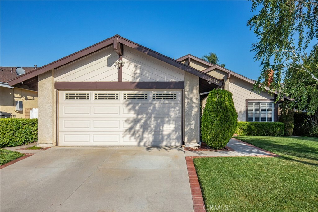 Property Photo:  27554 Falling Star Lane  CA 91350 