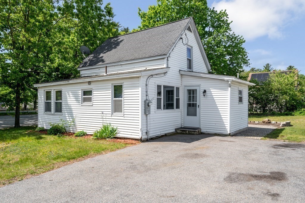 Property Photo: 762 Merrimack Ave MA 01826