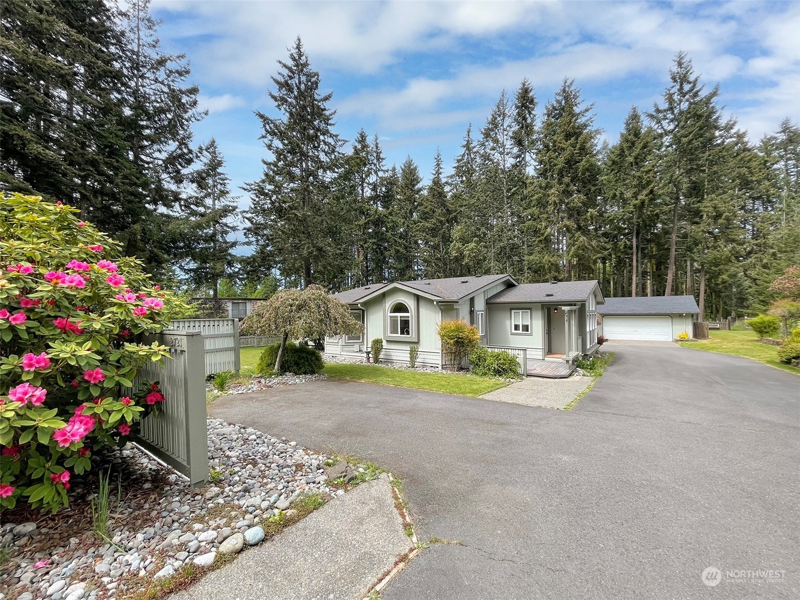 Property Photo:  2721 W 18th Street  WA 98363 