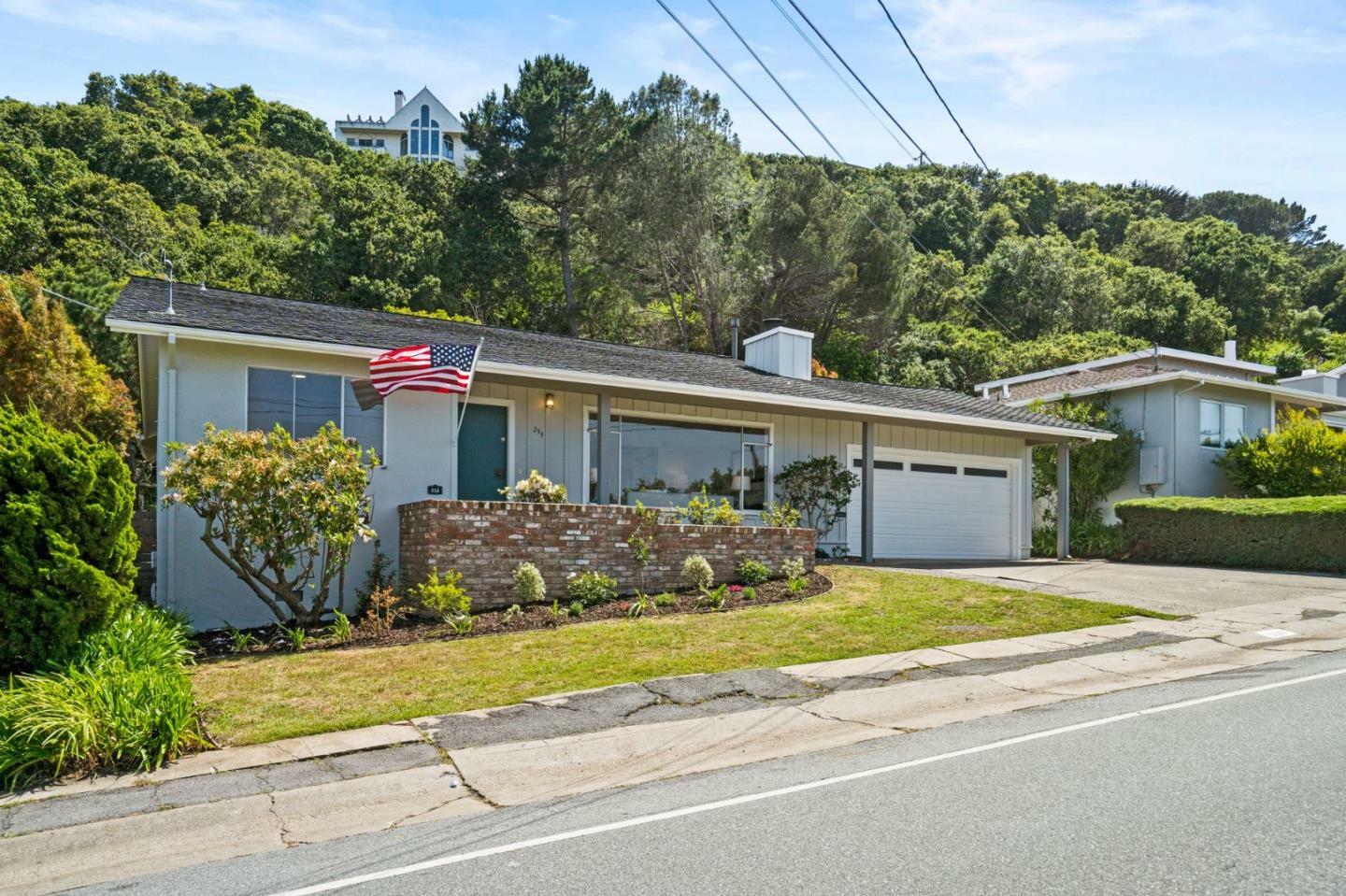 Property Photo: 233 42nd Avenue CA 94403