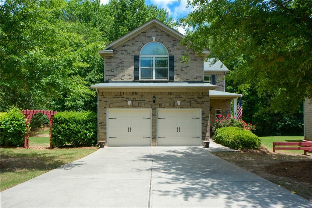 Property Photo: 5555 Hedge Brook Drive GA 30028